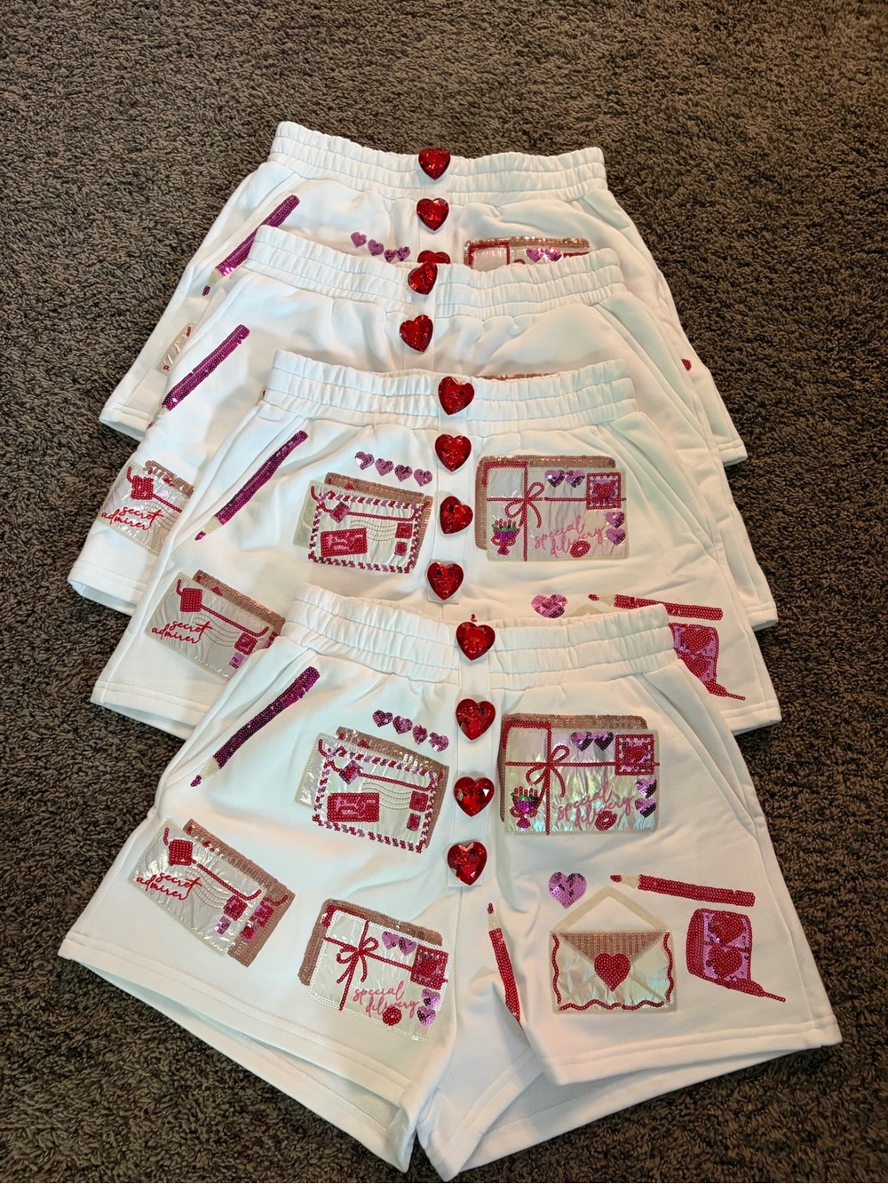 QOS QUEEN OF SPARKLES Heart Embroidered White Shorts NWT VALENTINES DAY - Picture 2 of 10